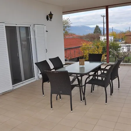 Billy's House Gomfoi Апартаменты Трикала