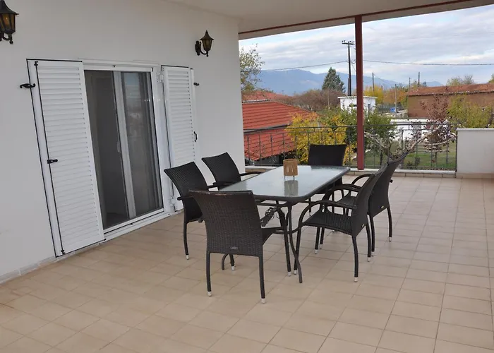 Billy's House Gomfoi Apartament Tríkala