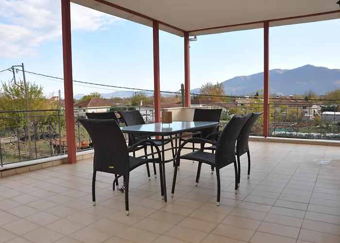 Billy's House Gomfoi Apartament Tríkala